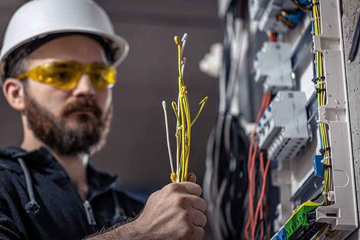 green-card-para-profissionais-da-area-de-engenharia-eletrica
